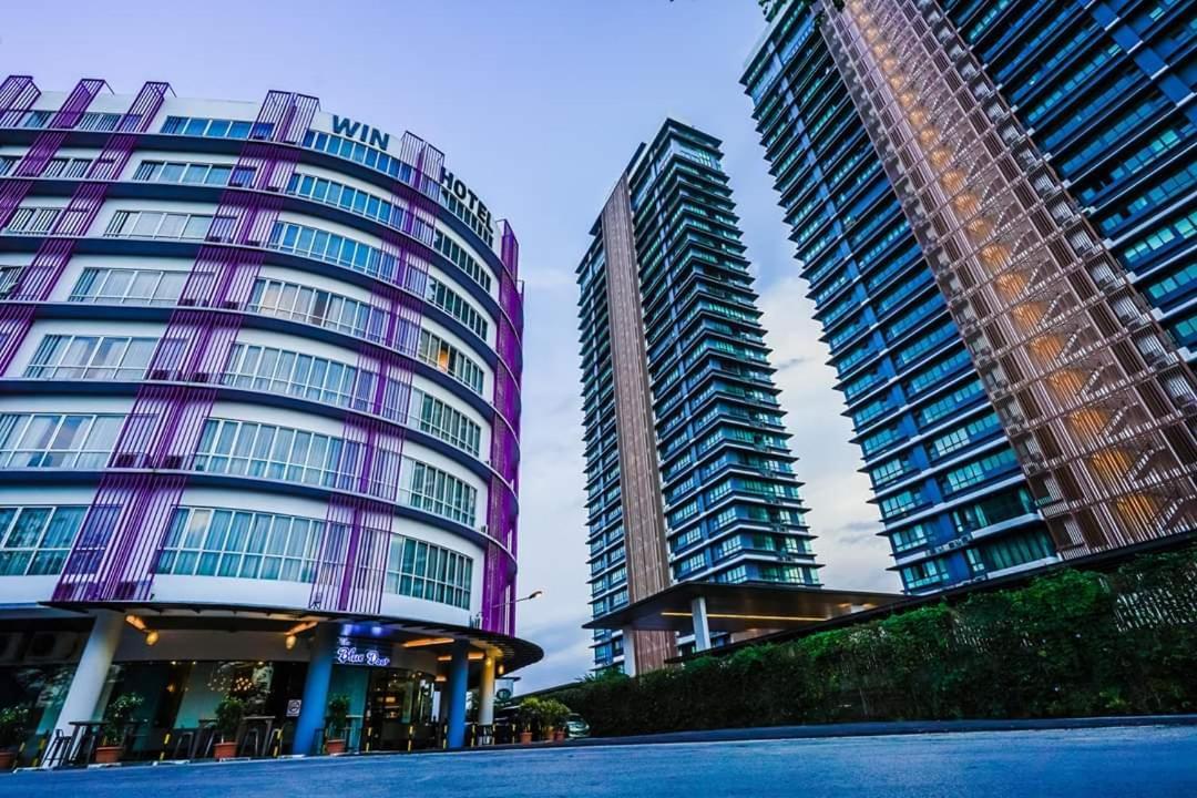 Win Hotel Sibu Exterior photo
