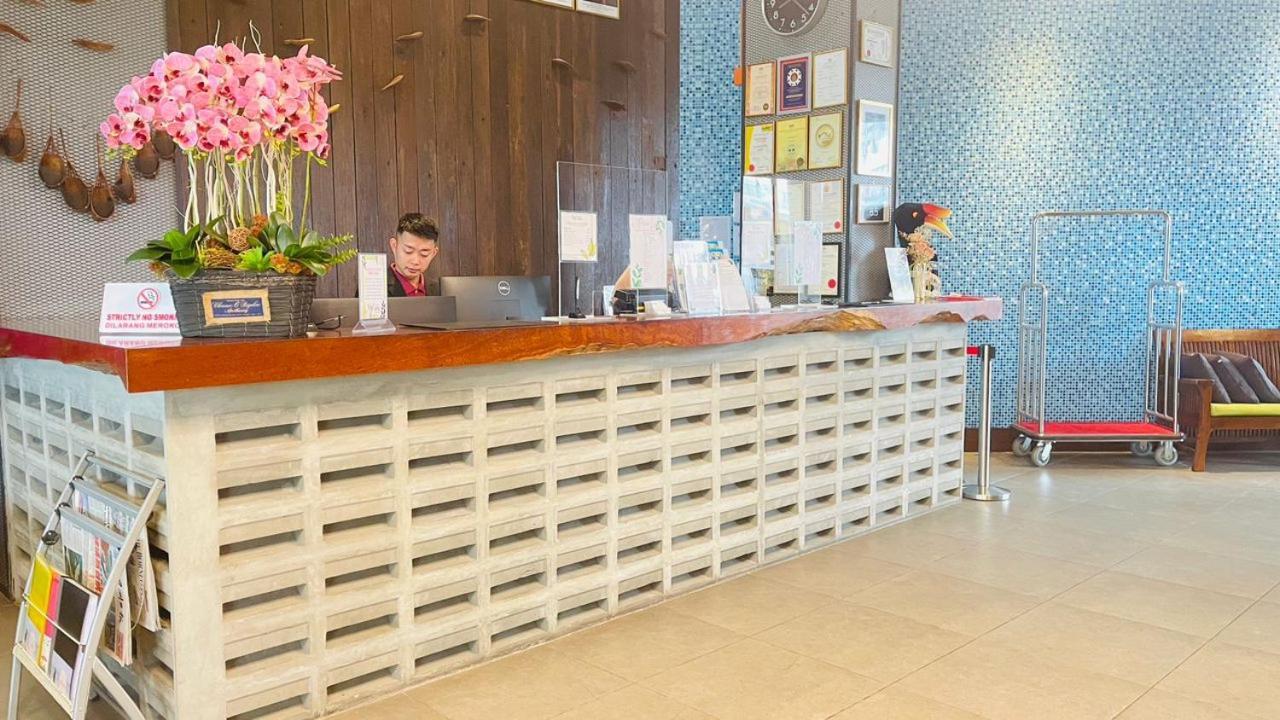Win Hotel Sibu Exterior photo